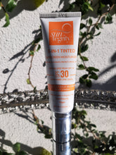 Load image into Gallery viewer, Suntegrity 5 in 1 Tinted Sunscreen Moisturizer - Golden Light