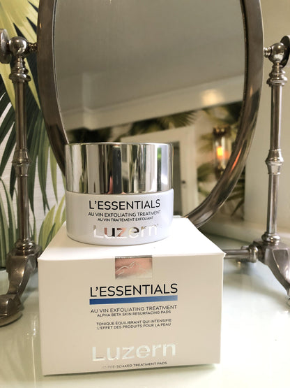 Luzern Au Vin Exfoliating Treatment Pads - Carasoin